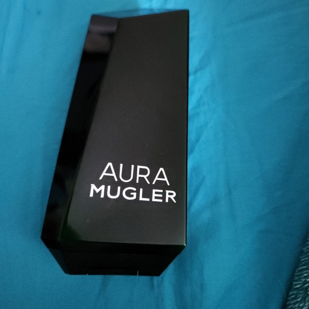 Aura Mugler lotion
